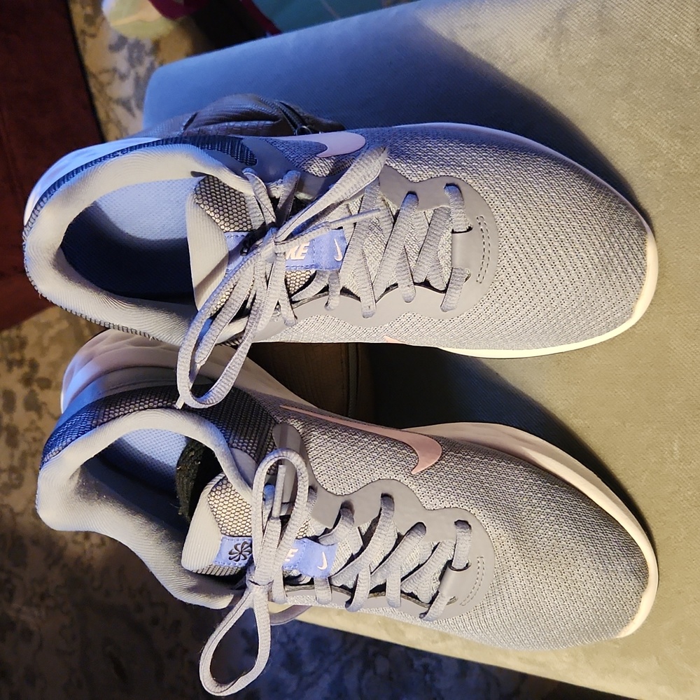 Nike Revolution Men's athletic shoes